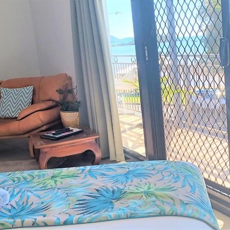 Whitsunday Waterfront Apartments Airlie Beach Bagian luar foto