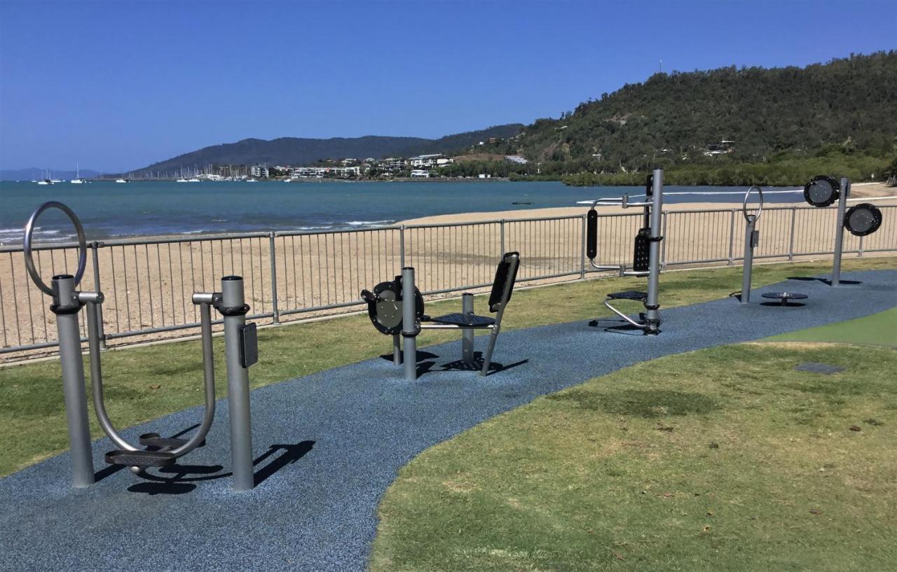 Whitsunday Waterfront Apartments Airlie Beach Bagian luar foto