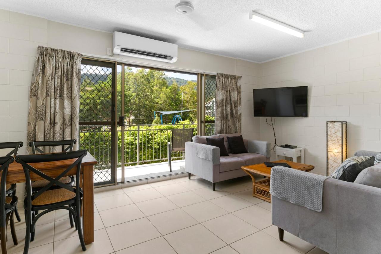 Whitsunday Waterfront Apartments Airlie Beach Bagian luar foto