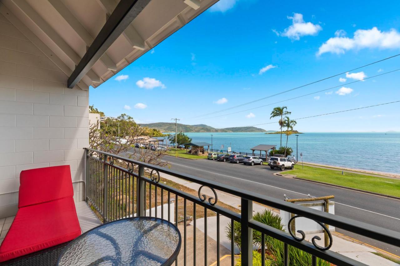 Whitsunday Waterfront Apartments Airlie Beach Bagian luar foto