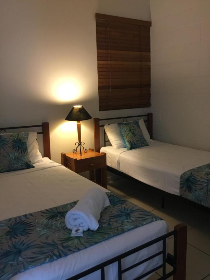 Whitsunday Waterfront Apartments Airlie Beach Bagian luar foto