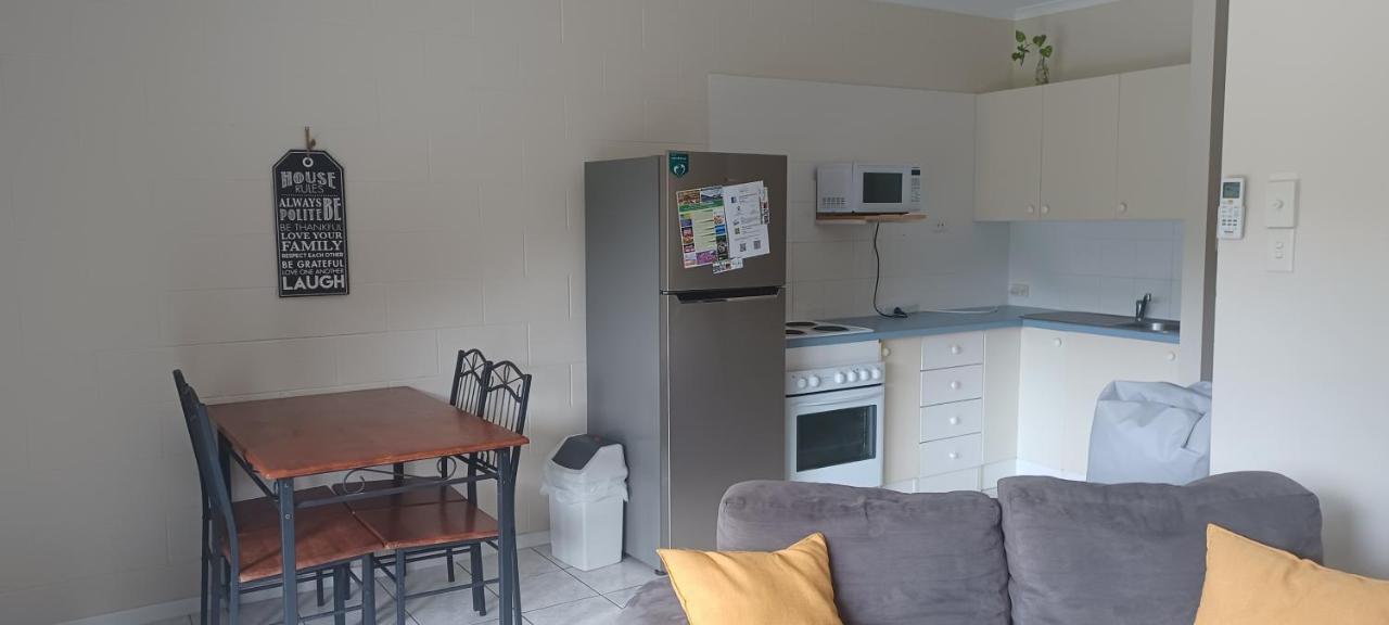 Whitsunday Waterfront Apartments Airlie Beach Bagian luar foto