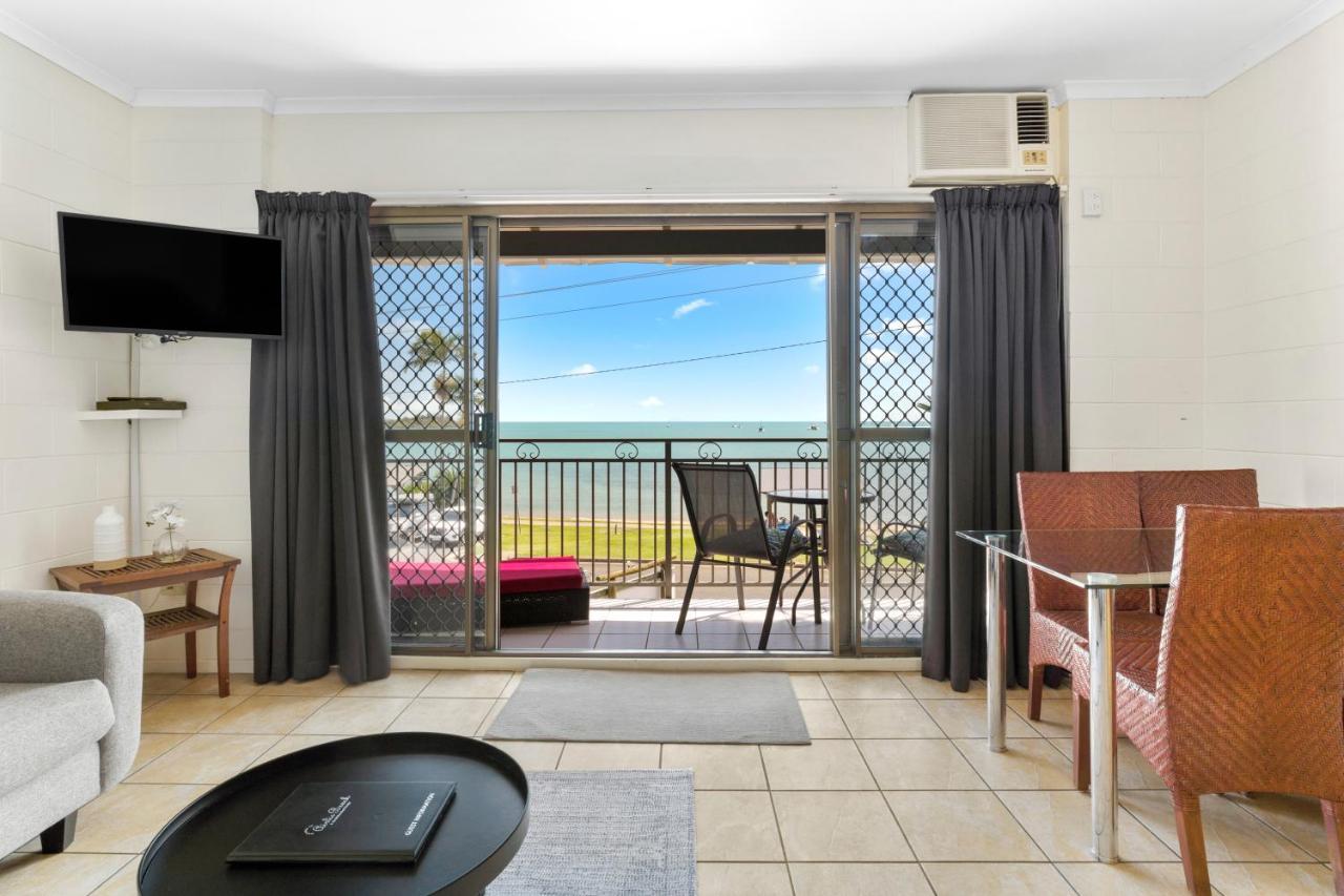 Whitsunday Waterfront Apartments Airlie Beach Bagian luar foto