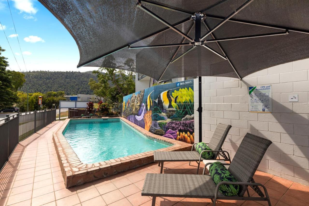 Whitsunday Waterfront Apartments Airlie Beach Bagian luar foto