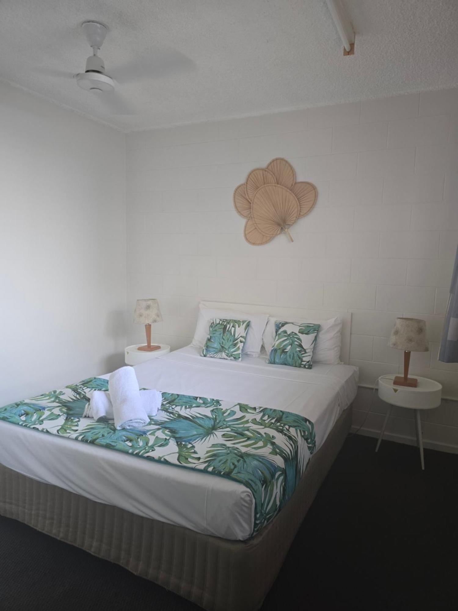 Whitsunday Waterfront Apartments Airlie Beach Bagian luar foto