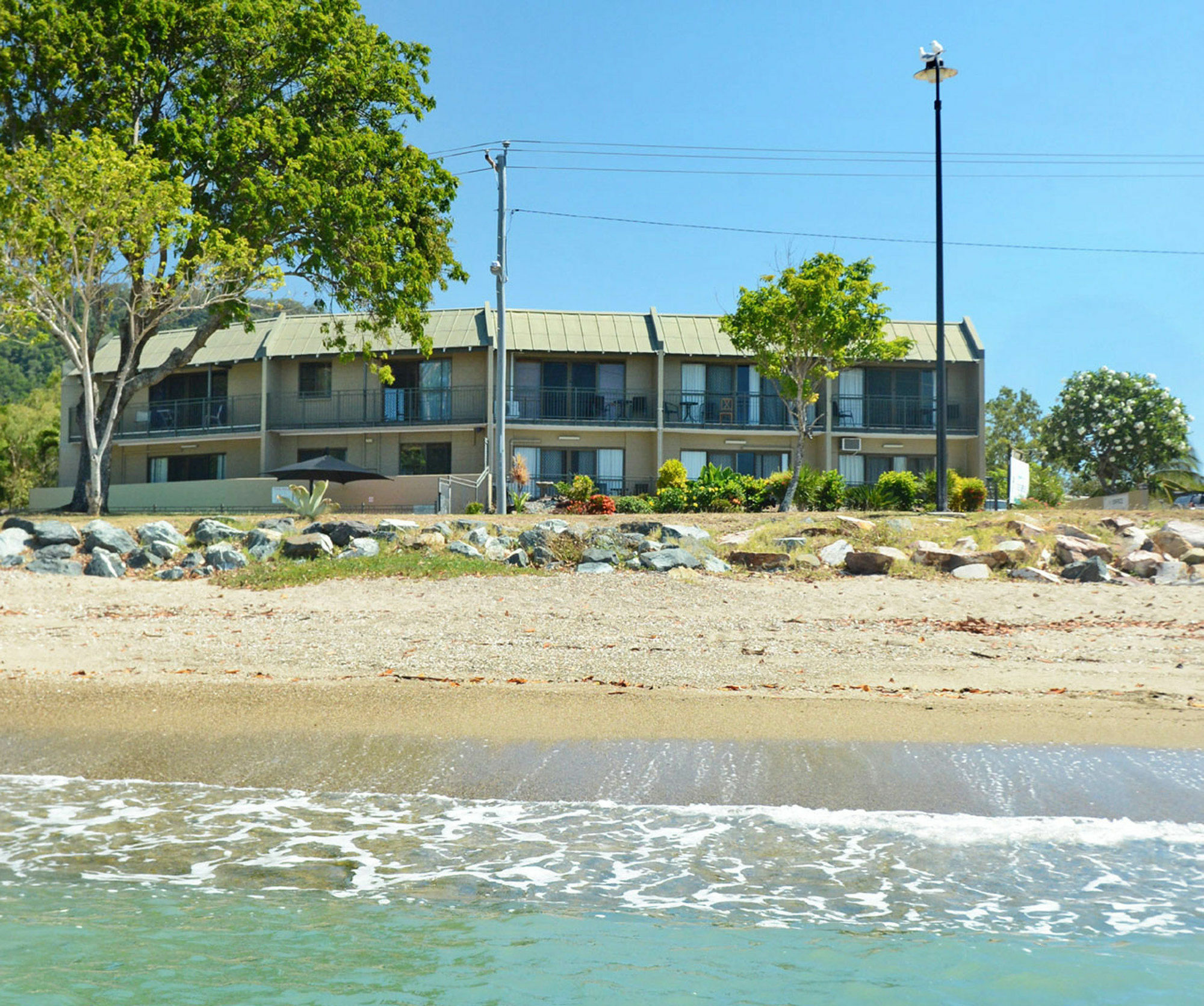 Whitsunday Waterfront Apartments Airlie Beach Bagian luar foto