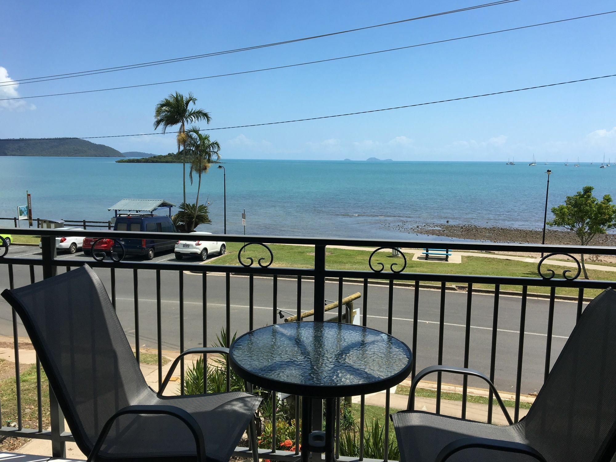 Whitsunday Waterfront Apartments Airlie Beach Bagian luar foto