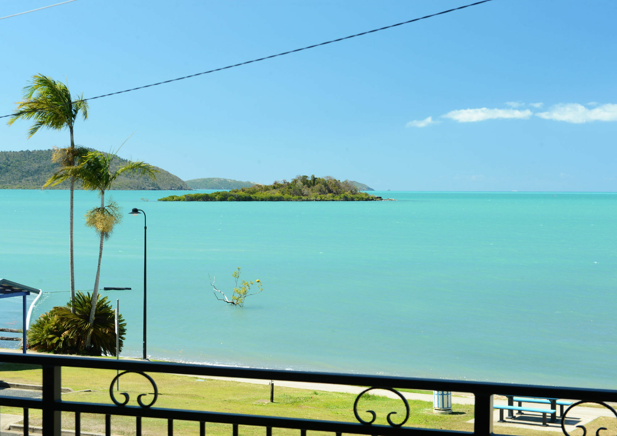 Whitsunday Waterfront Apartments Airlie Beach Bagian luar foto